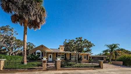 72 N Park Ave Tarpon Springs, FL 34689
