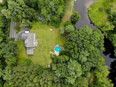 102 Seaverns Bridge Rd Merrimack, NH 03054