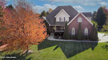 6233 Breeze Hill Rd Crestwood, KY 40014