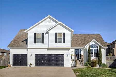 2344 SW Switchback Ct Lees Summit, MO 64082