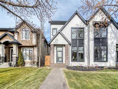 2024 49 Ave SW Calgary, AB T2T 2V4