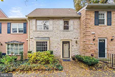 638 Armistead St N Alexandria, VA 22312