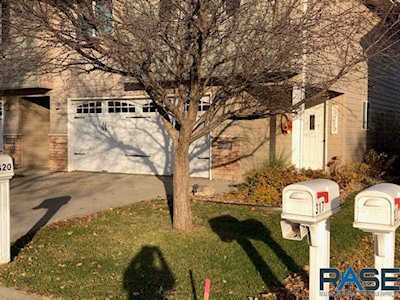 320 S Spring Pl Brandon, SD 57005