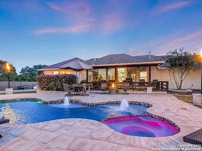 203 S Calvin Barrett Blanco, TX 78606