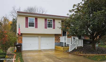 9706 Hofelich Ln Louisville, KY 40291