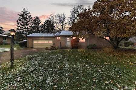 12125 Madonna Dr Delta Twp, MI 48917