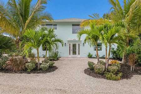 8322 Marina Dr Holmes Beach, FL 34217
