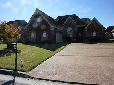 340 Whispering Meadows Dr Oakland, TN 38060