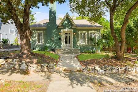 120 Queens Crescent St San Antonio, TX 78212