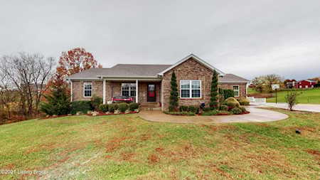 42 Eisenhower Ct Taylorsville, KY 40071