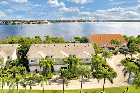 88 N Lakeshore Drive Hypoluxo, FL 33462