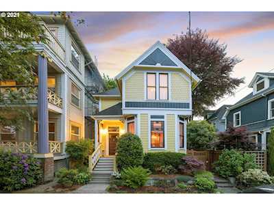 525 NW 17th Ave Portland, OR 97209