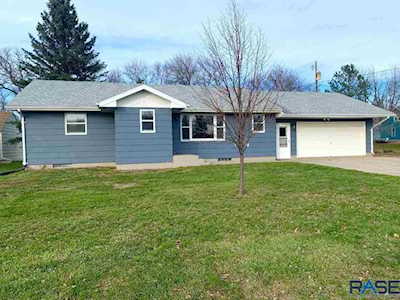 340 W Walnut St Canistota, SD 57012
