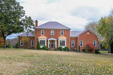 2223 Oakleaf Dr Franklin, TN 37064