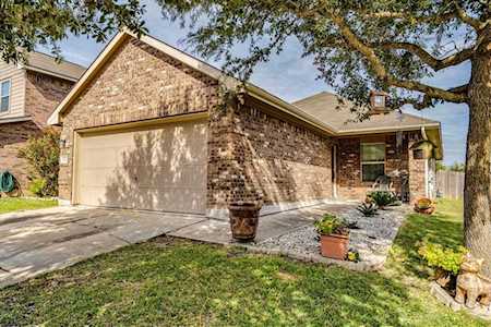 12204 Ferrystone CV Del Valle, TX 78617
