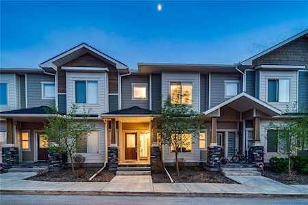 108 Cougar Ridge Landing SW Calgary, AB T3H 0X8