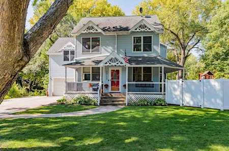 1715 Howard Street N Maplewood, MN 55109