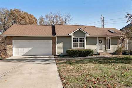 6031 Greenwood St Shawnee, KS 66216