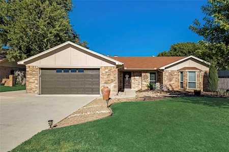 120 Overcrest Drive Benbrook, TX 76126