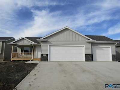 6301 Hannby Trl Sioux Falls, SD 57106