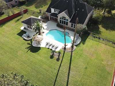 34 Highclere Park Dr Spring, TX 77379