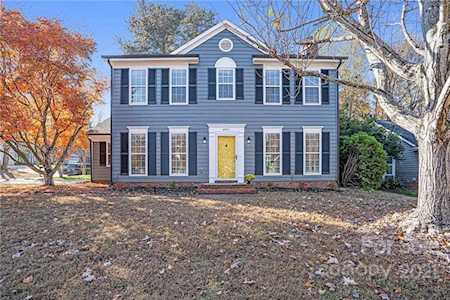 6901 Daerwood Place Charlotte, NC 28215