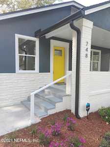 748 Mackinaw St Jacksonville, FL 32254
