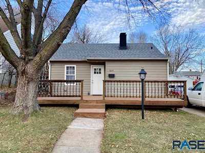 809 S Hawthorne Ave Sioux Falls, SD 57104