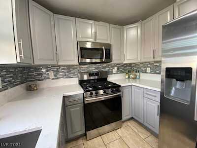 384 Viewmont Dr Henderson, NV 89015