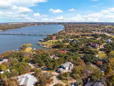2321 Fame Court Granbury, TX 76048
