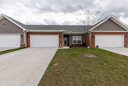7303 Autumn Trace Dr #104 Louisville, KY 40214