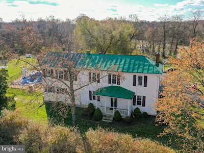 110 Parkins Mill Rd E Winchester, VA 22602