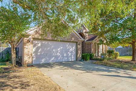 633 Oakbrook Drive Burleson, TX 76028