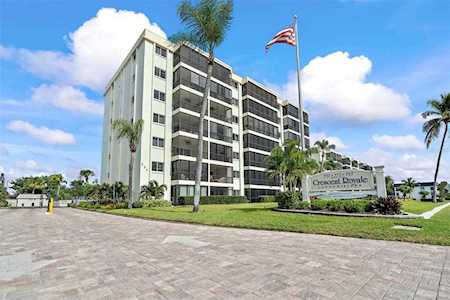 797 Beach Rd #207 Sarasota, FL 34242