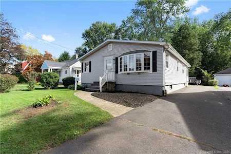 122 Simpson Avenue Wallingford, CT 06492