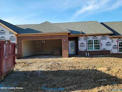7304 Autumn Trace Dr #104 Louisville, KY 40214