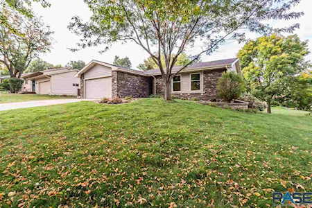 309 E Sunnybrook Dr Sioux Falls, SD 57105