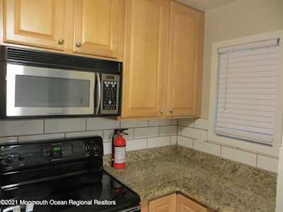 87 Arrowood Rd Manalapan, NJ 07726