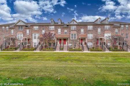 25582 Saint James Southfield, MI 48075