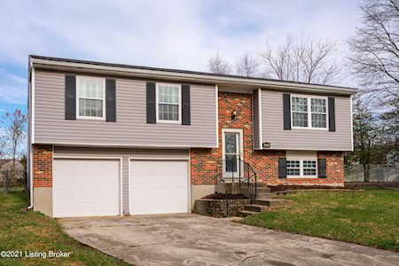 9909 Janet Lee Ct Louisville, KY 40291