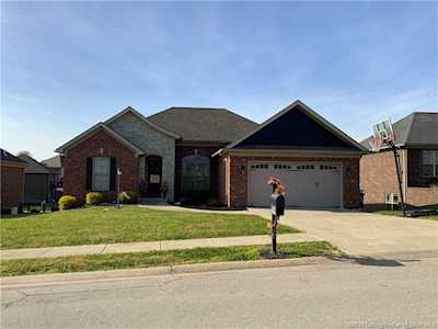 3128 Timberlake Ct Jeffersonville, IN 47130