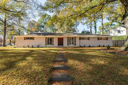 7166 Donnington Dr Germantown, TN 38138