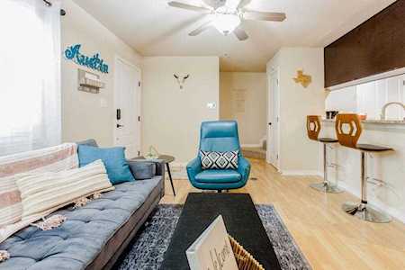 6700 Cooper LN #6 Austin, TX 78745