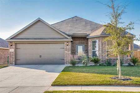 1513 Mackinac Drive Crowley, TX 76036
