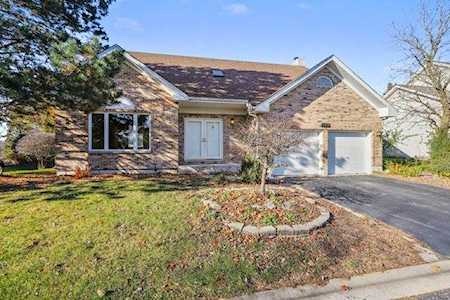 233 Windsor Dr Bartlett, IL 60103