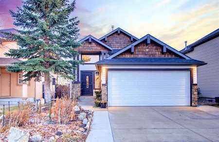 164 Somerglen Common SW Calgary, AB T2Y 4E8