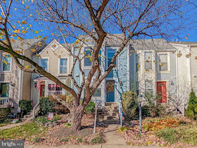 5904 Saint Giles Way Alexandria, VA 22315