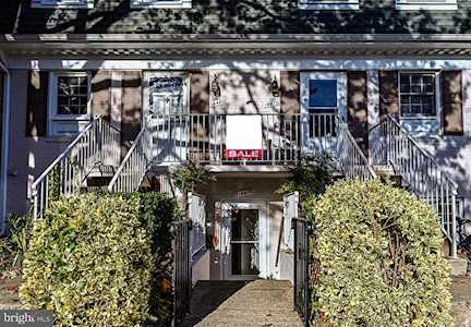 14478 Golden Oak Rd Centreville, VA 20121