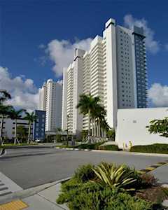 15051 Royal Oaks Ln #704 North Miami, FL 33181