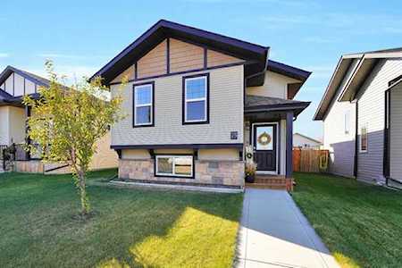 75 Mackenzie Crescent Lacombe, AB T4L 0B2